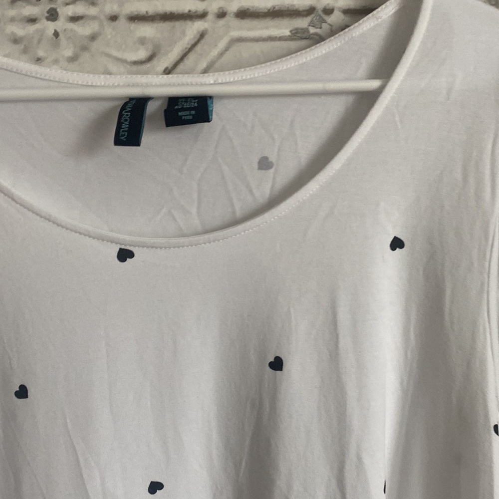 Adorable heart pattern modal blend Cynthia rowley top - Picture 2 of 6
